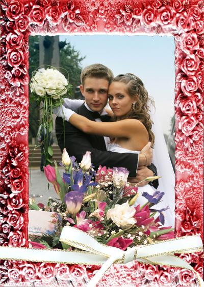 Рамка свадебная в обрамлении роз, сделать онлайн фотошоп